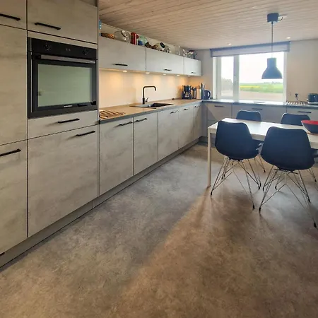 Semesterbostad 3 Bedroom Lovely In