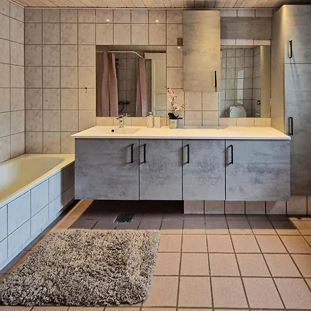 3 Bedroom Lovely In
