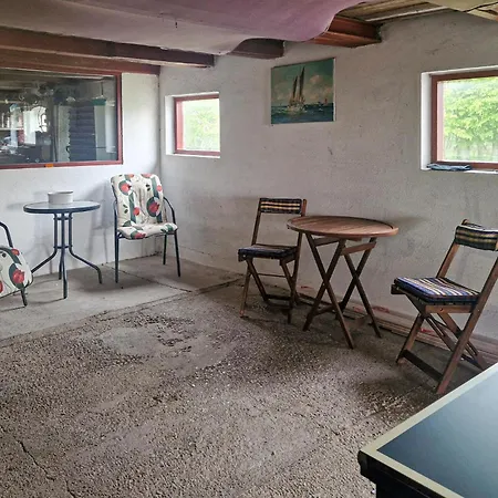 3 Bedroom Lovely In Prázdninový dům